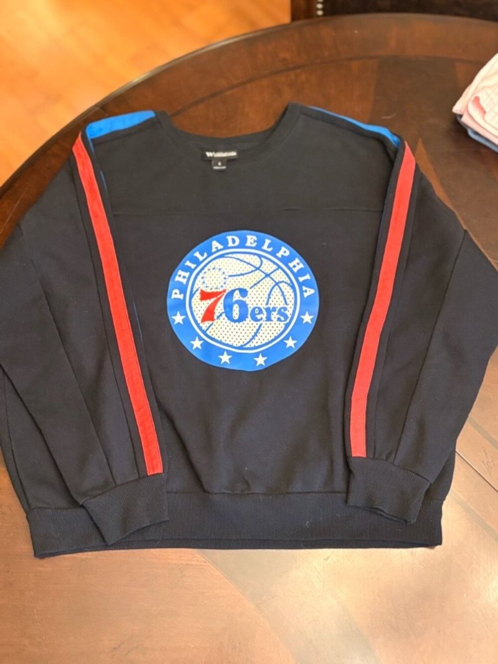 The Wild Collective NBA Philadelphia 76ers Graphic Crewneck Sweatshirt Large